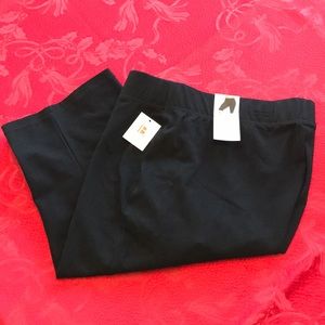 Black B Active Knee Leggings - NWT- Size 18/20